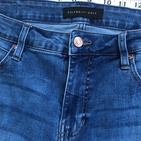 Celebrity Gold Skinny Stretch w/ Distressing - Excellent! - Picture 6 of 16